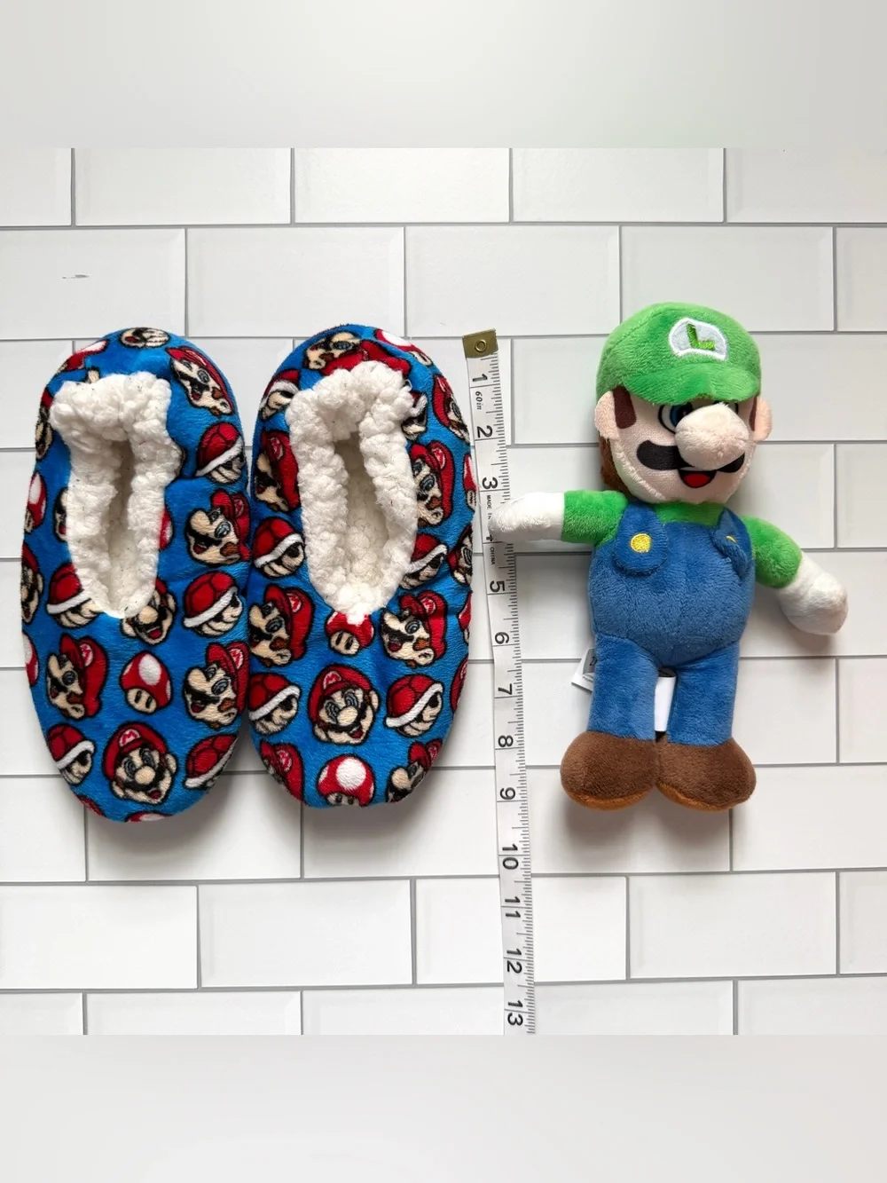 5/6🍄 Super Mario Boys Bundle! Pajama Set, Performance Shirt, Slippers & Stuffie